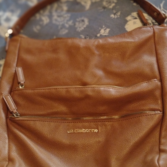 Liz Claiborne red Satchel purse. - Picture 3 of 7
